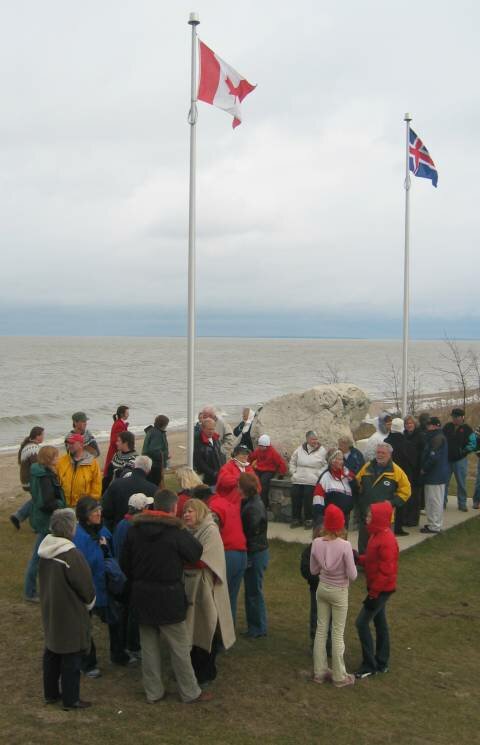 Kanadíski og Íslenski fáninn