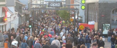 100 thousand visitors